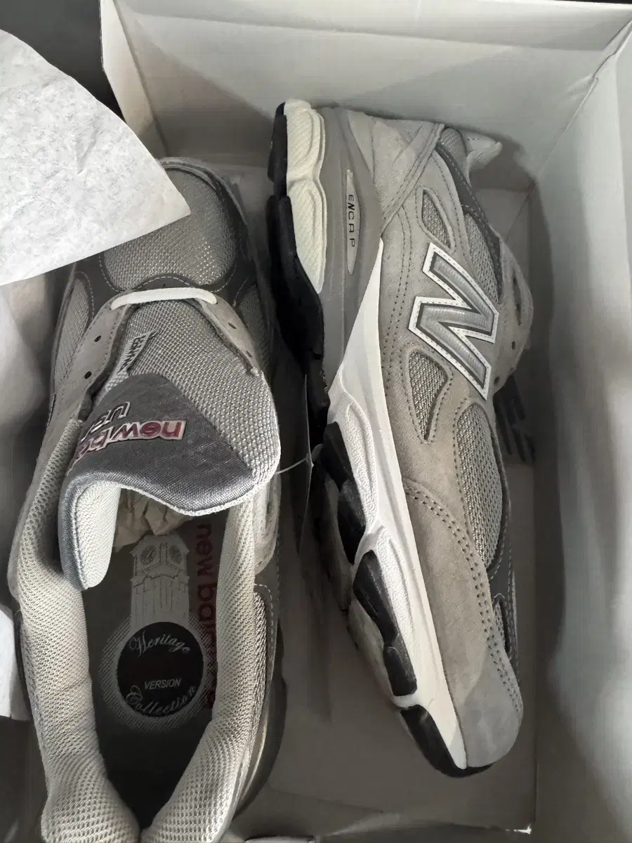 뉴발란스 990v3 메이드 인 USA 그레이 - D 스탠다드 M990GY