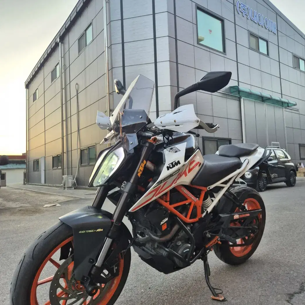 KTM 듀크390/18년식/1만km/오스틴구변