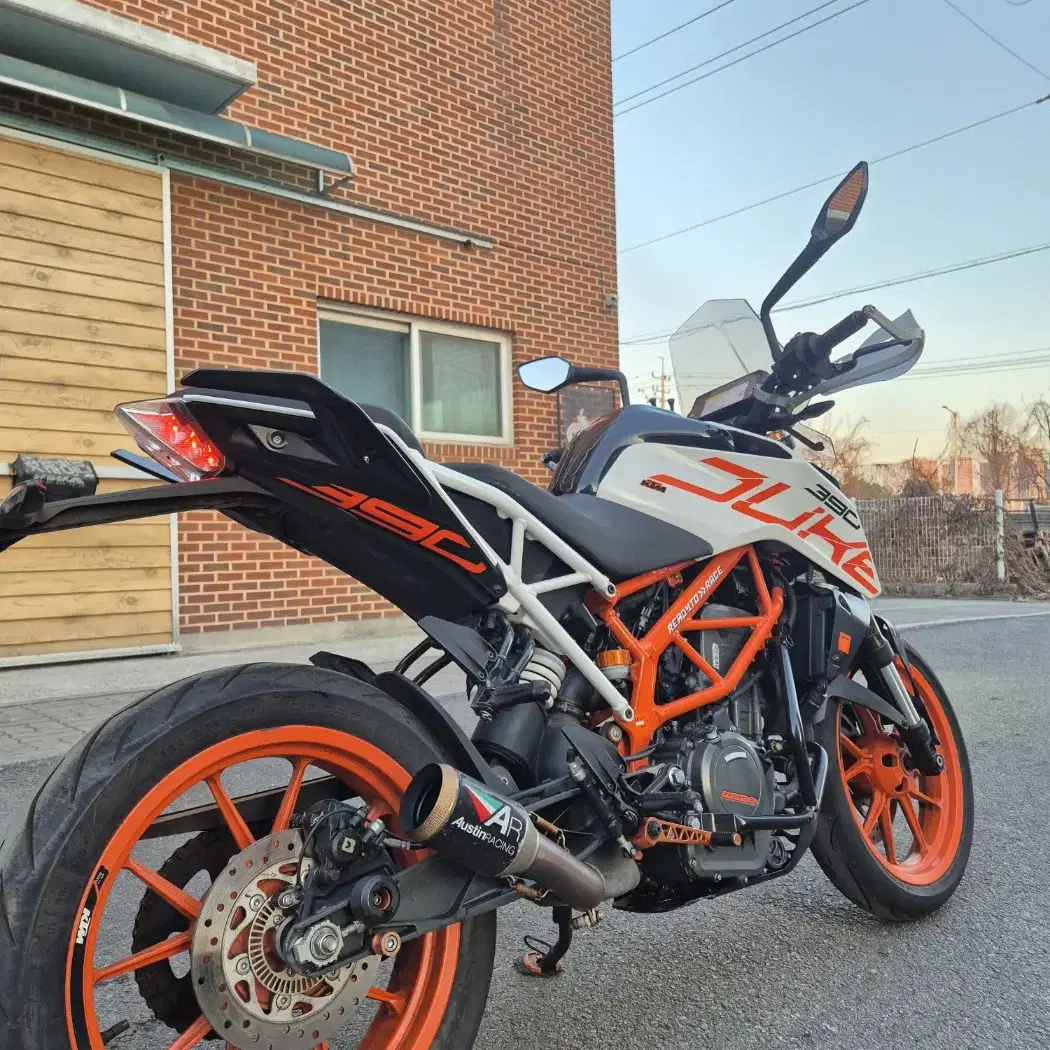 KTM 듀크390/18년식/1만km/오스틴구변