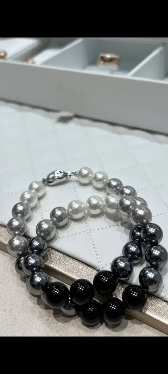 Mirassel Ball Pearl Necklace (2 colors/new product)