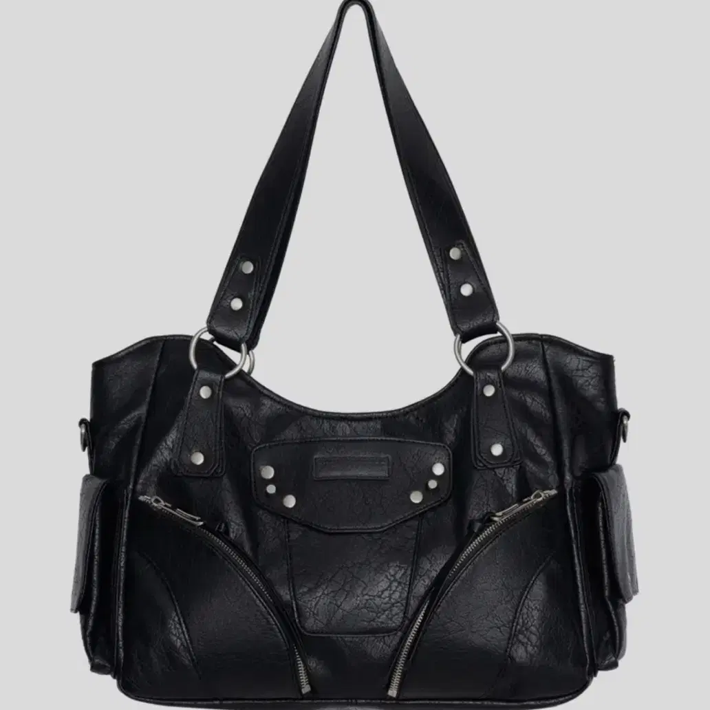 이우가마카라스 Studded Leather Shoulder Bag