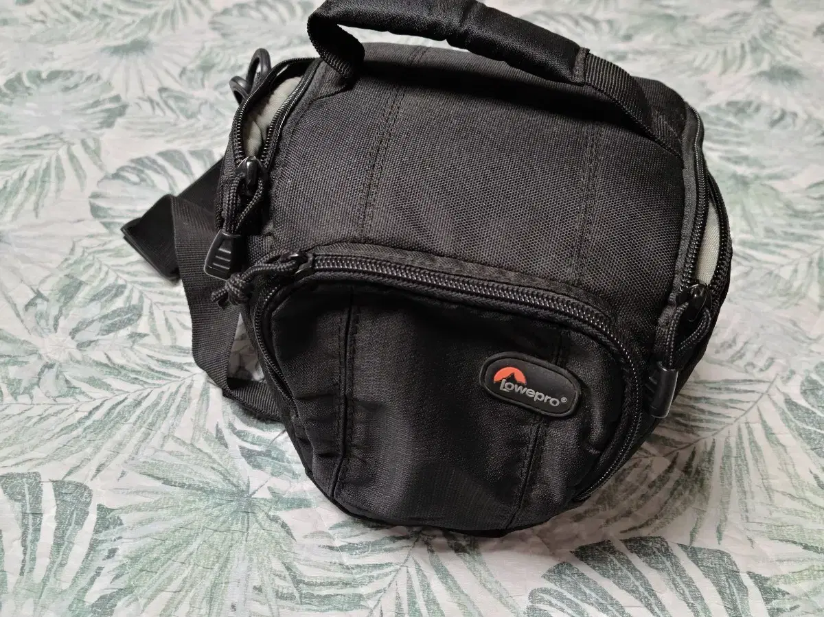 lowepro 카메라가방 팝니다