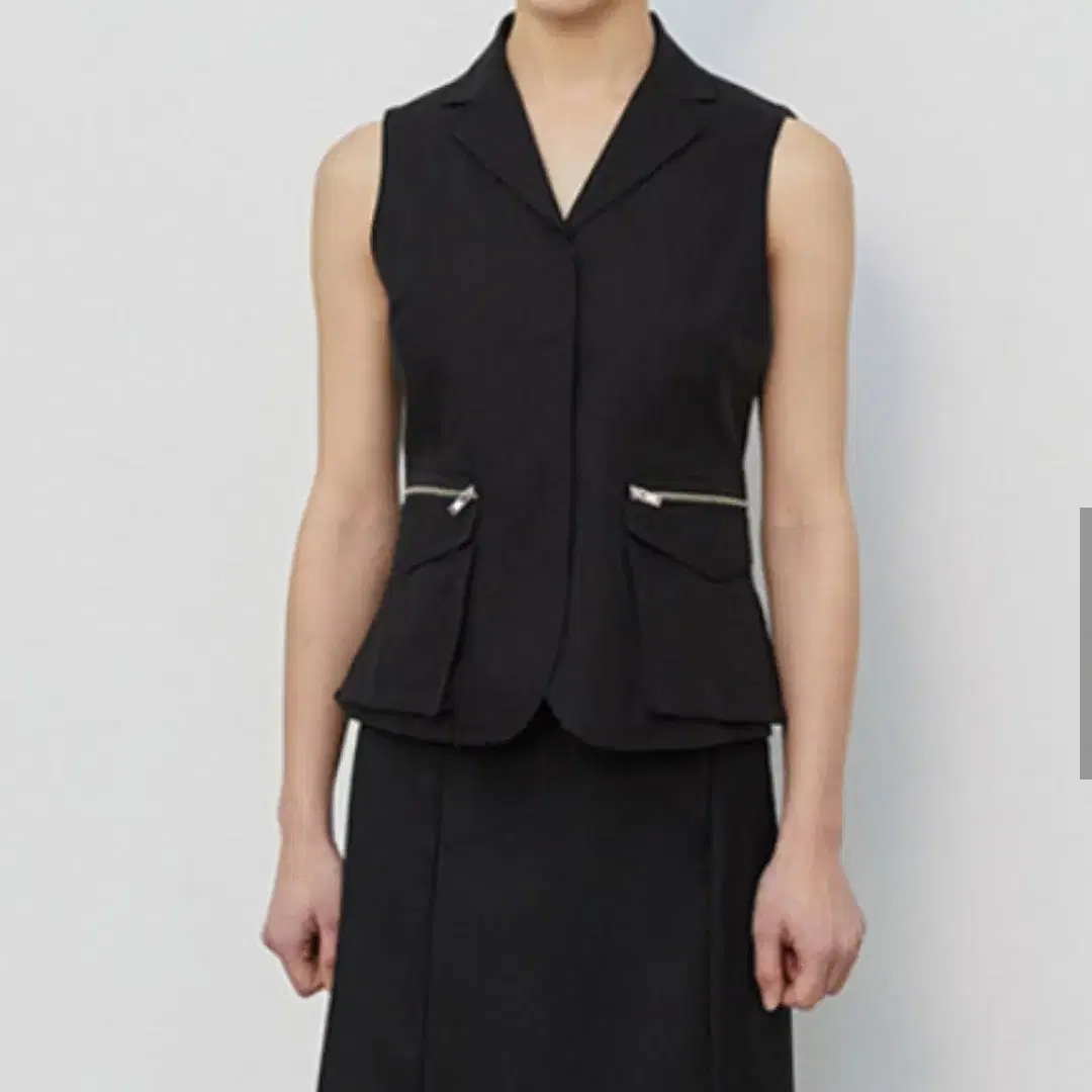 HOURGLASS POCKET VEST (BLACK)