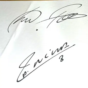 이니에스타, 폴드스키 사인 색지