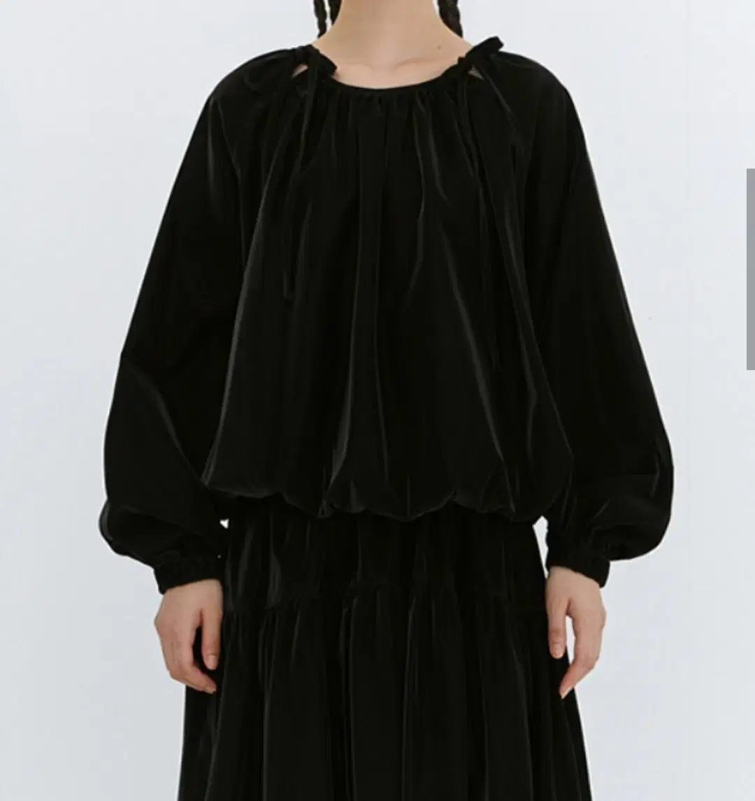 GLOSSY TWILL STRING BLOUSE (BLACK)