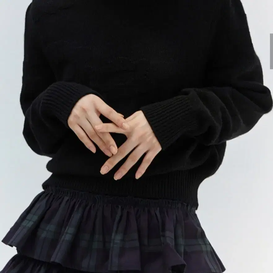 FLOWER PUFF SLEEVE KNIT (BLACK)