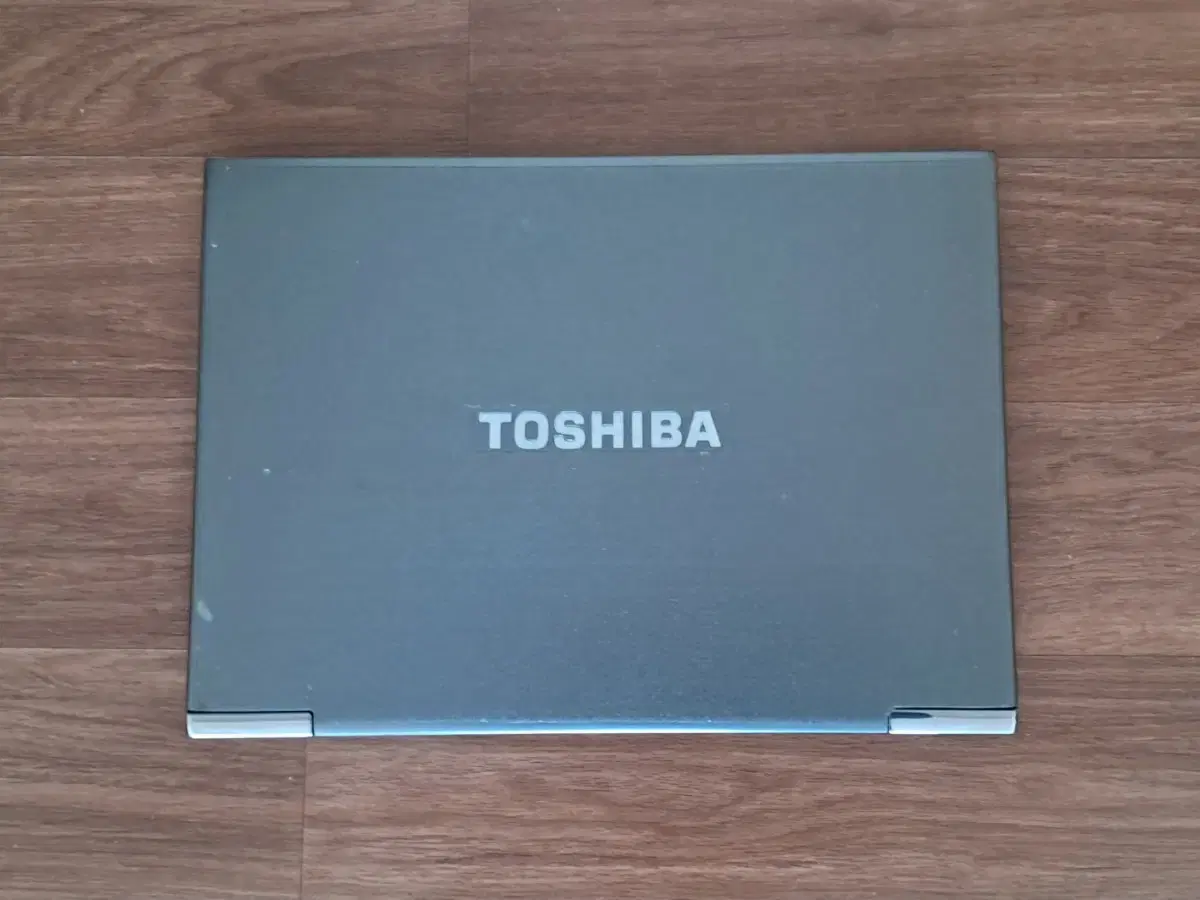 TOSHIBA 13.3" 6GB, SSD128+64GB, WINDOW10