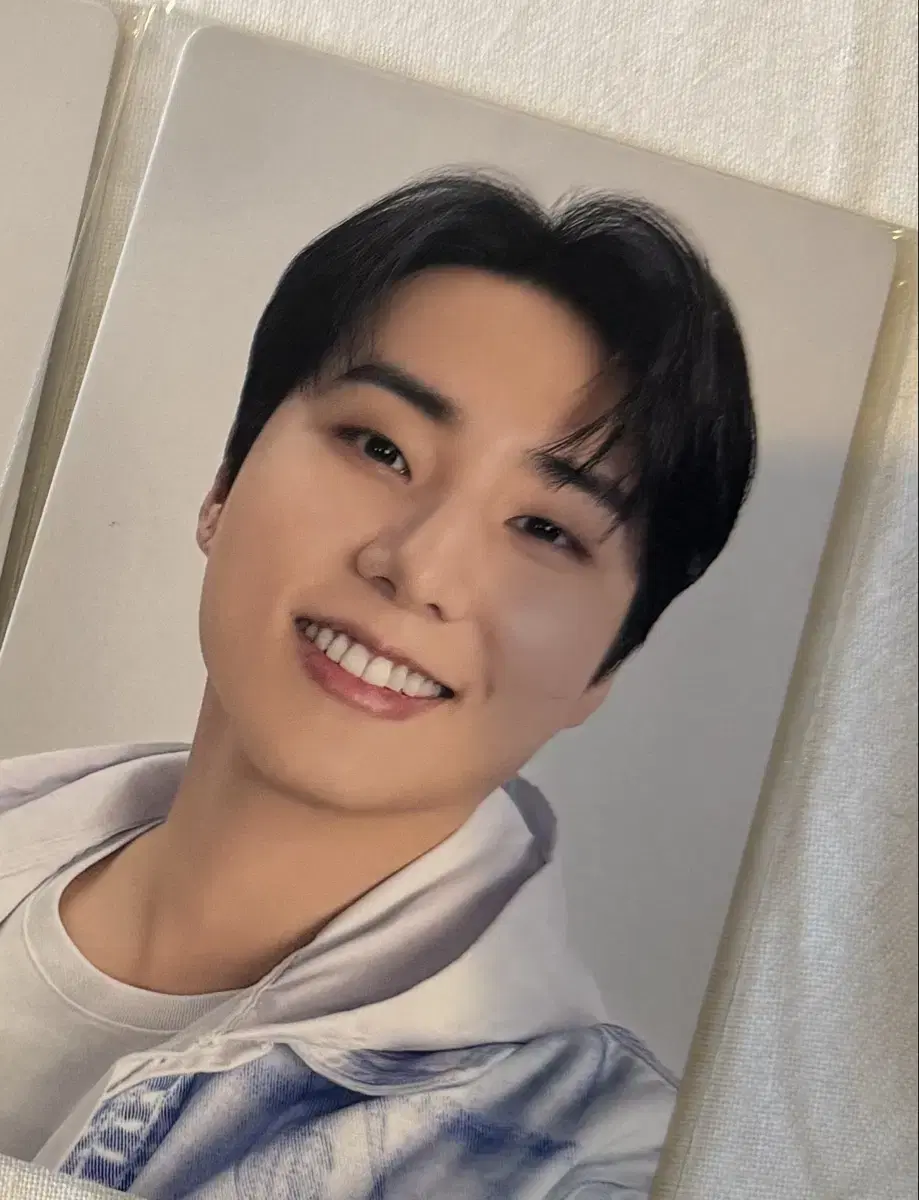 Day 6 Japan md 100,000 won gift photocard (Young K)