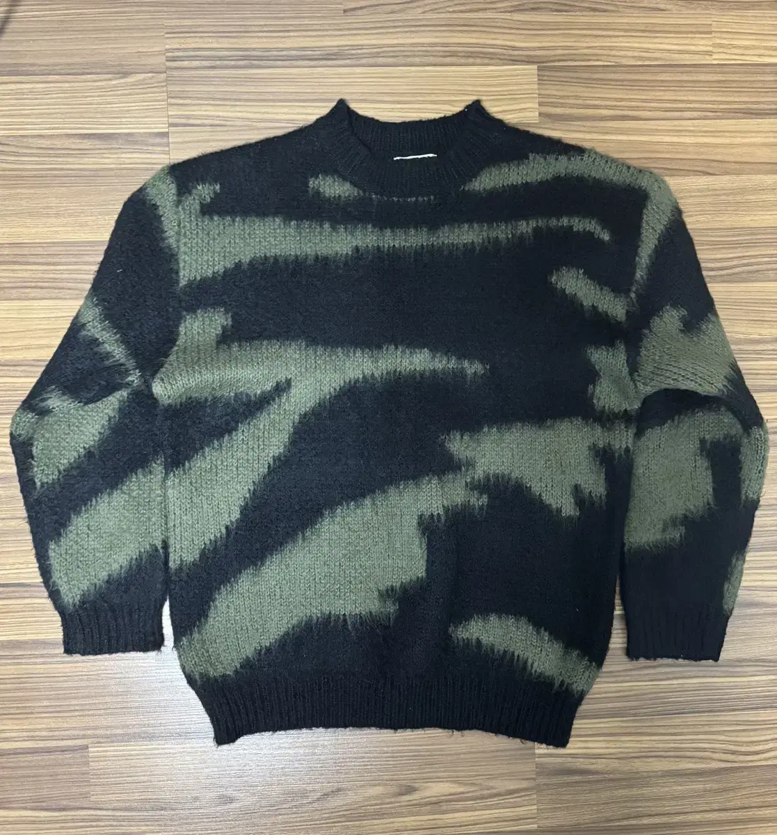 Zebra knit (얼룩말 패턴 니트)