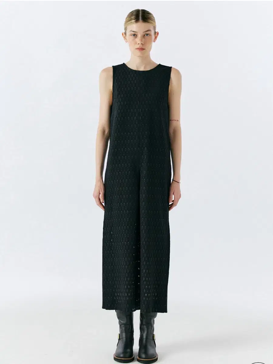 에디텀 SLEEVELESS DRESS(BLACK)