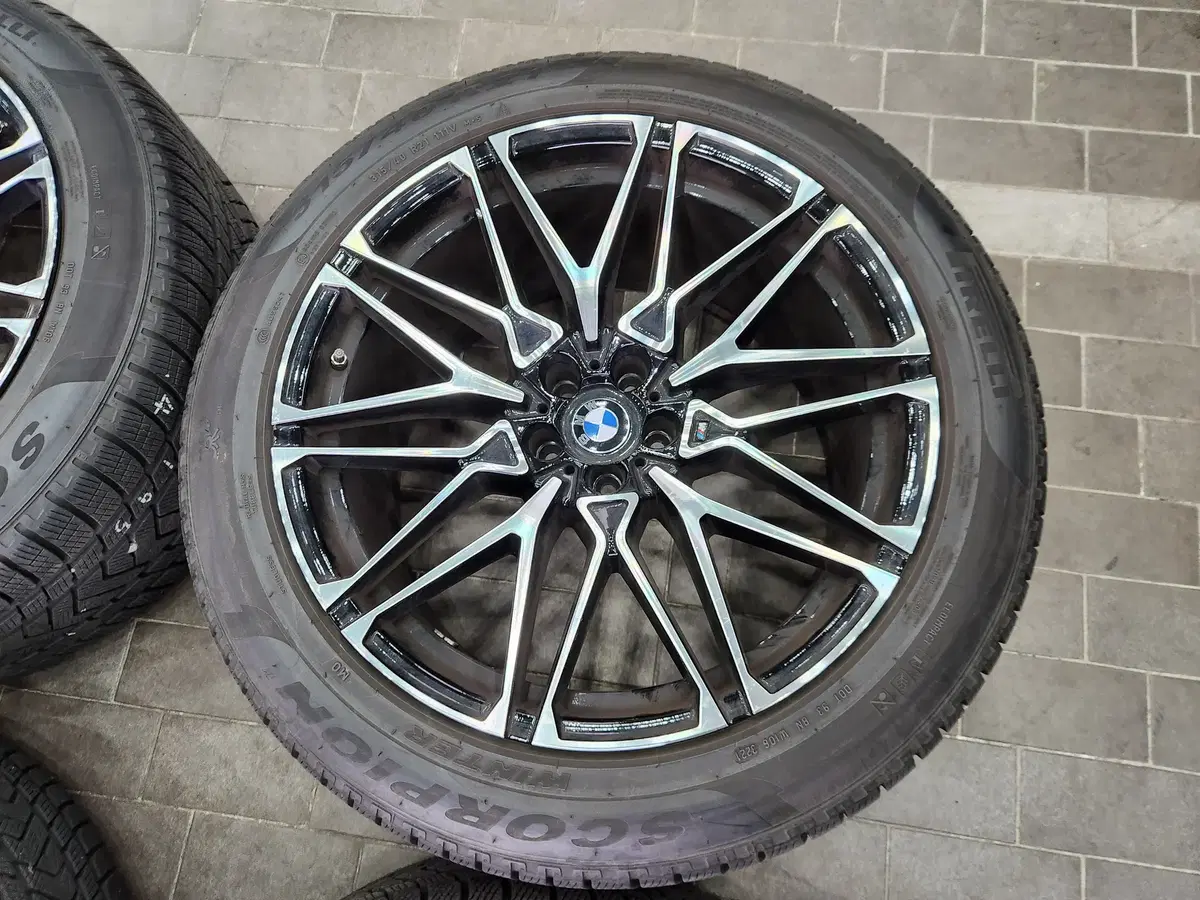 21인치 pcd112 bmw g바디 818m x6m컴페티션디자인중고휠만