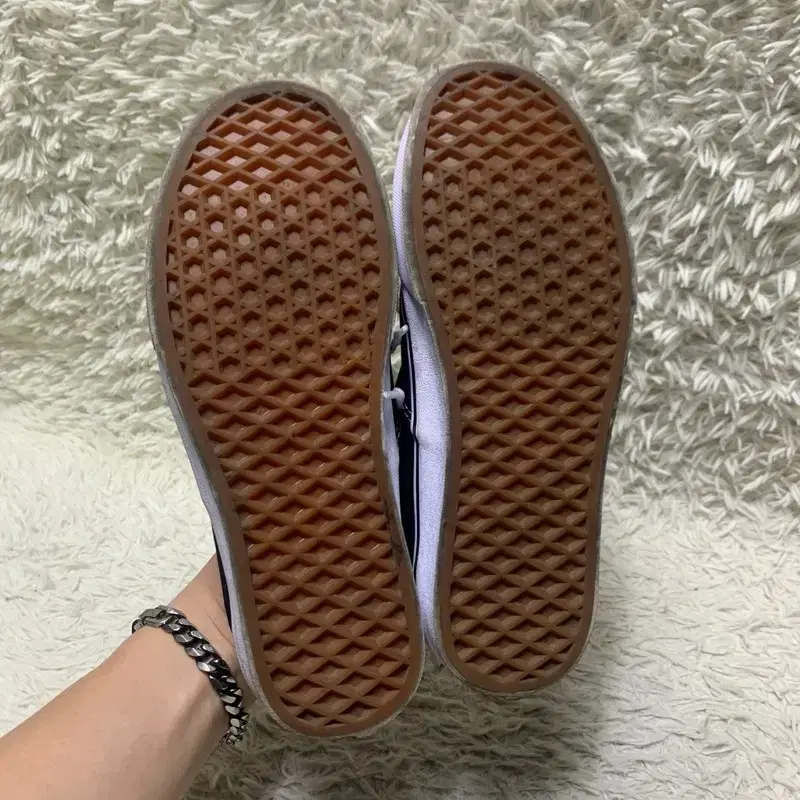 [240] VANS 반스 어센틱 스니커즈