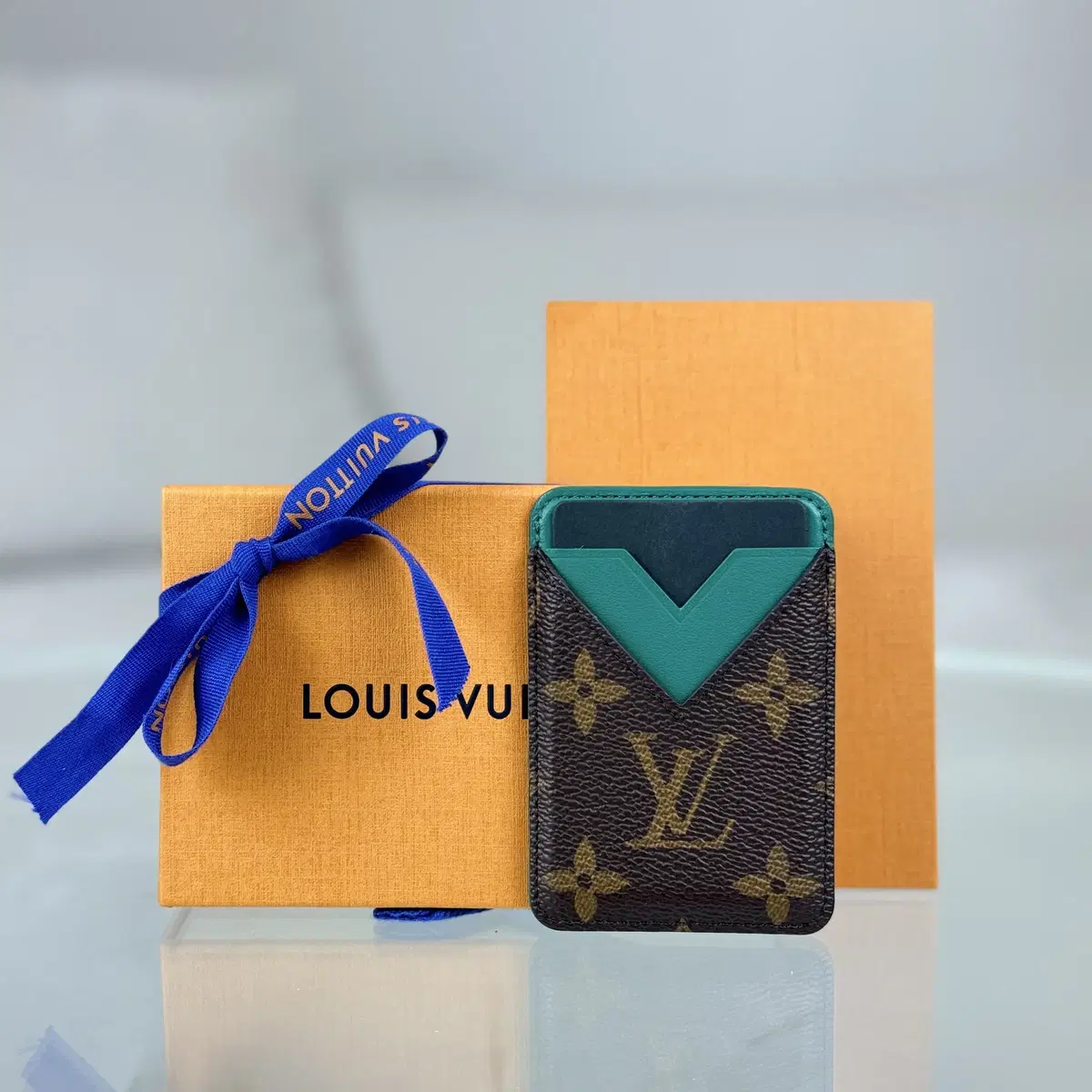 Louis Vuitton Macsafe Card Wallet Green Full Set