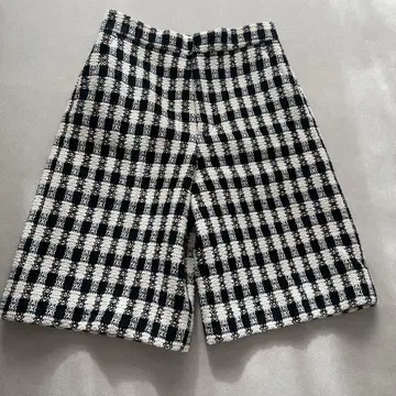 투모 롤랜드linton 콜라보레이션 트위드풍 블랙 화이트 체크 하프 팬츠