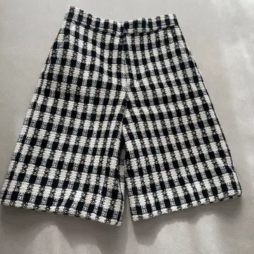 투모 롤랜드linton 콜라보레이션 트위드풍 블랙 화이트 체크 하프 팬츠