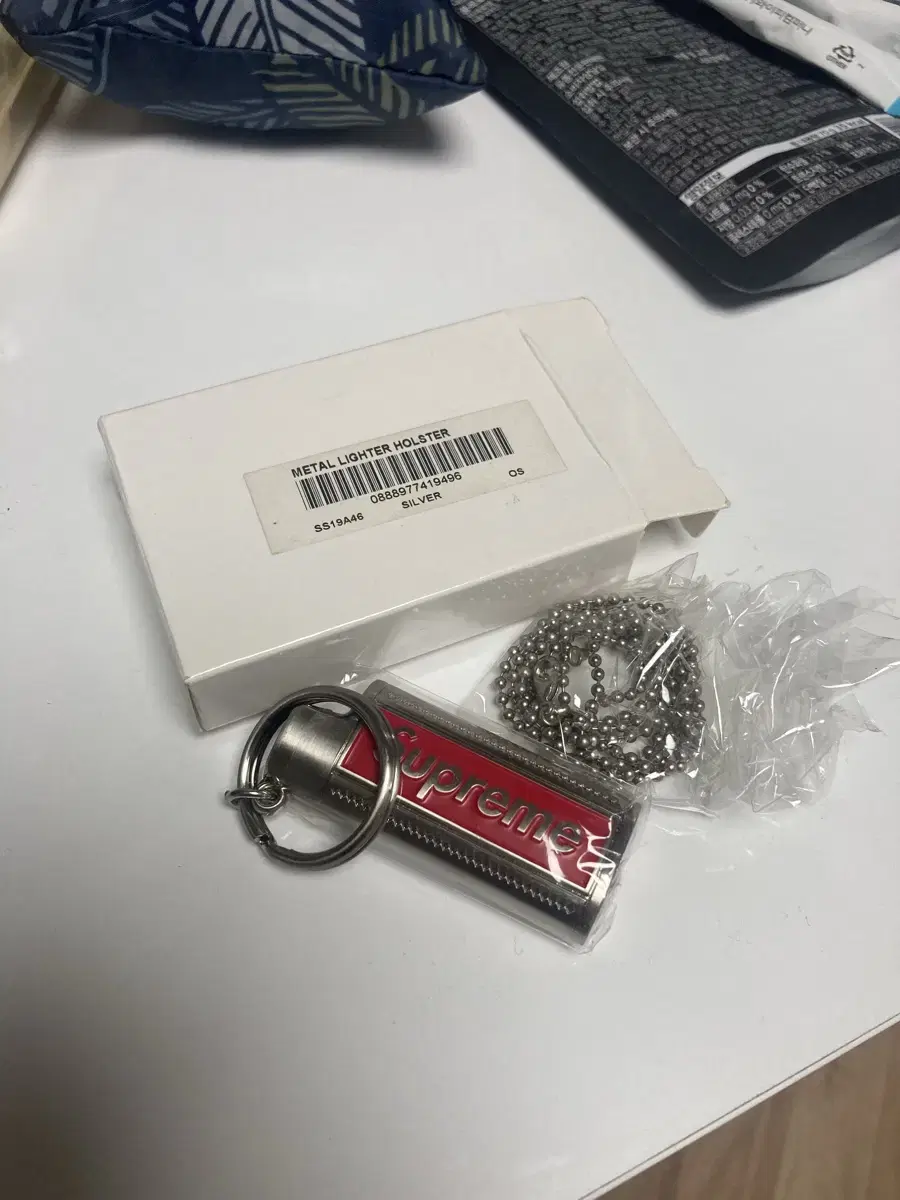 슈프림 Supreme Metal LIghter Holster Silve