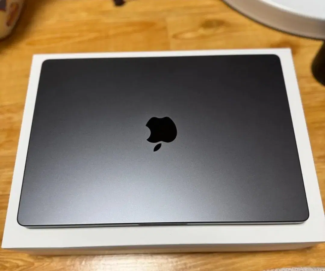 M3 pro 맥북프로 14인치 18gb/1tb