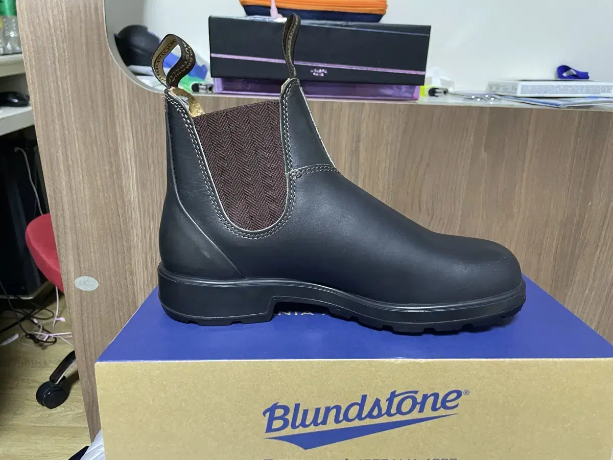 Blundstone 600 6.5 size