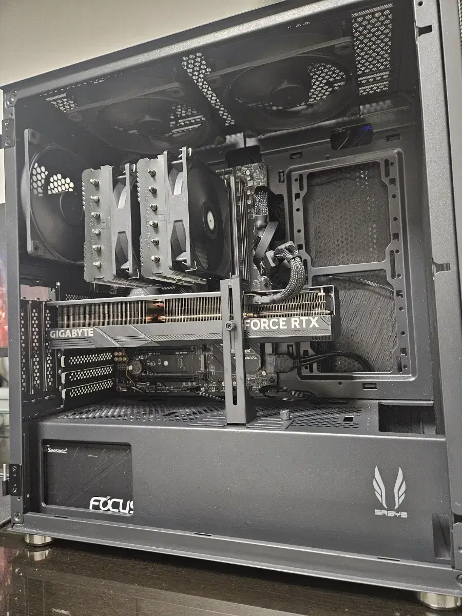 9800x3d, x670e, rtx4080 super, 2tb  본체