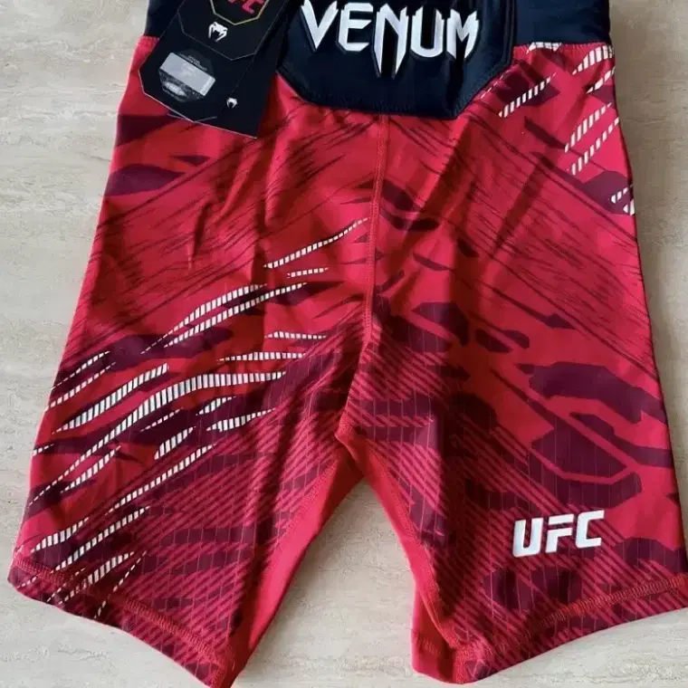 VENUM UFC 파이트쇼츠 컴프레션 xs사이즈 레드