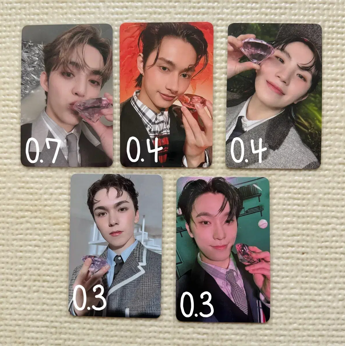 Seventeen's "Maestro" broadcast and photocard wts