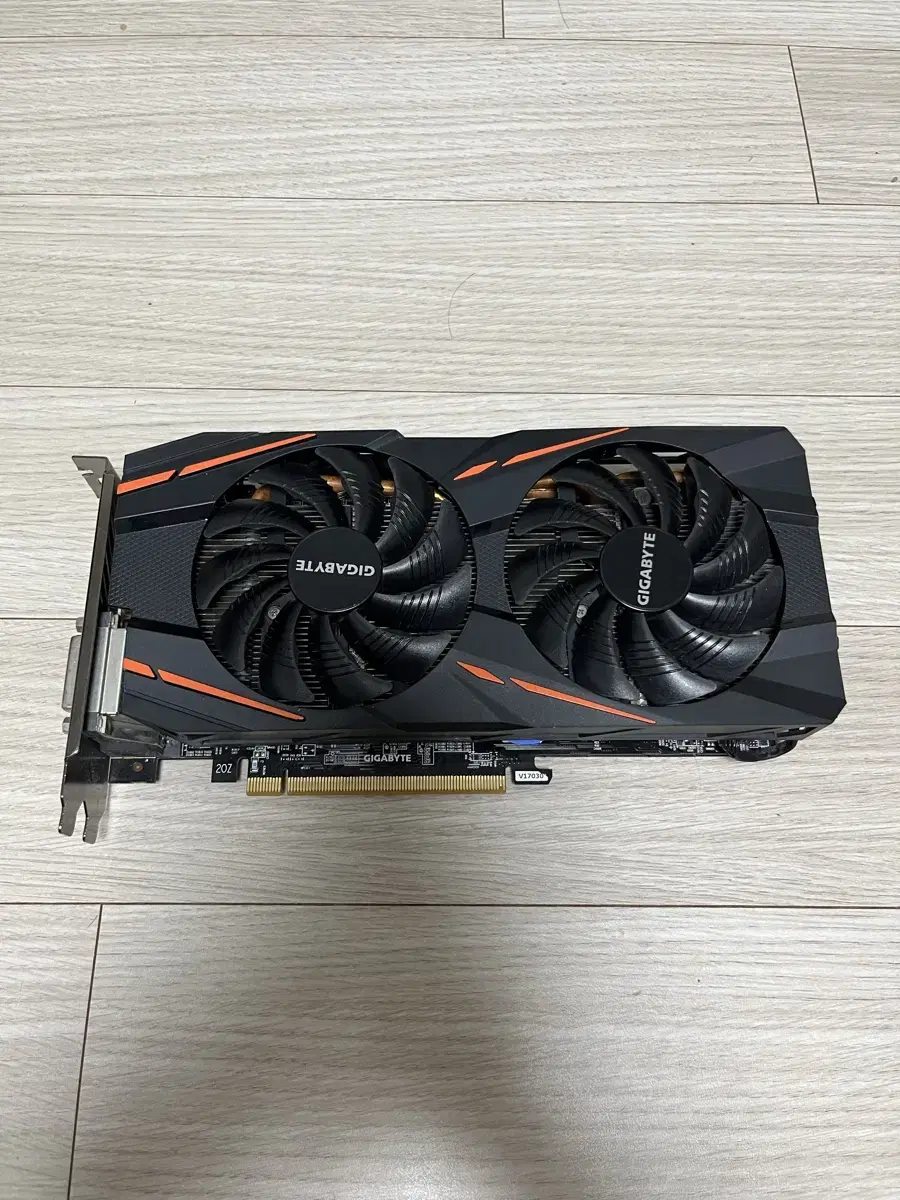 가가바이트 RX580 4G GAMING