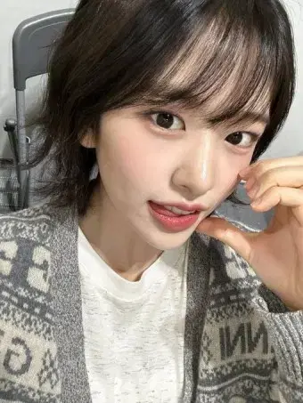 아이브 유진 포카 싸게 팔아주실분 ㅠㅠ