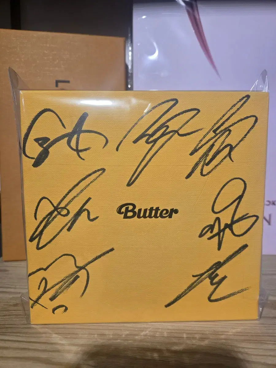 BTS Butter 친필싸인 팝니다.