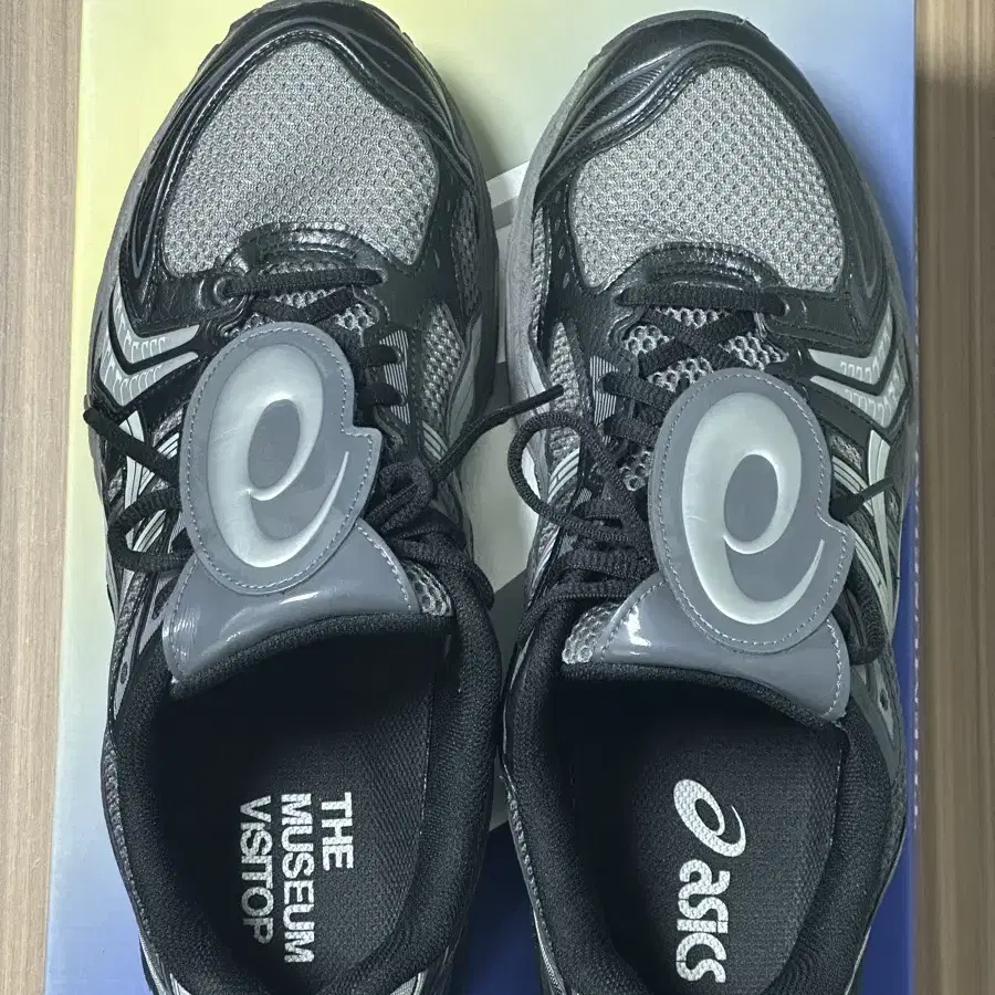 asics 아식스 더뮤지엄비지터 젤 카야노 14 285