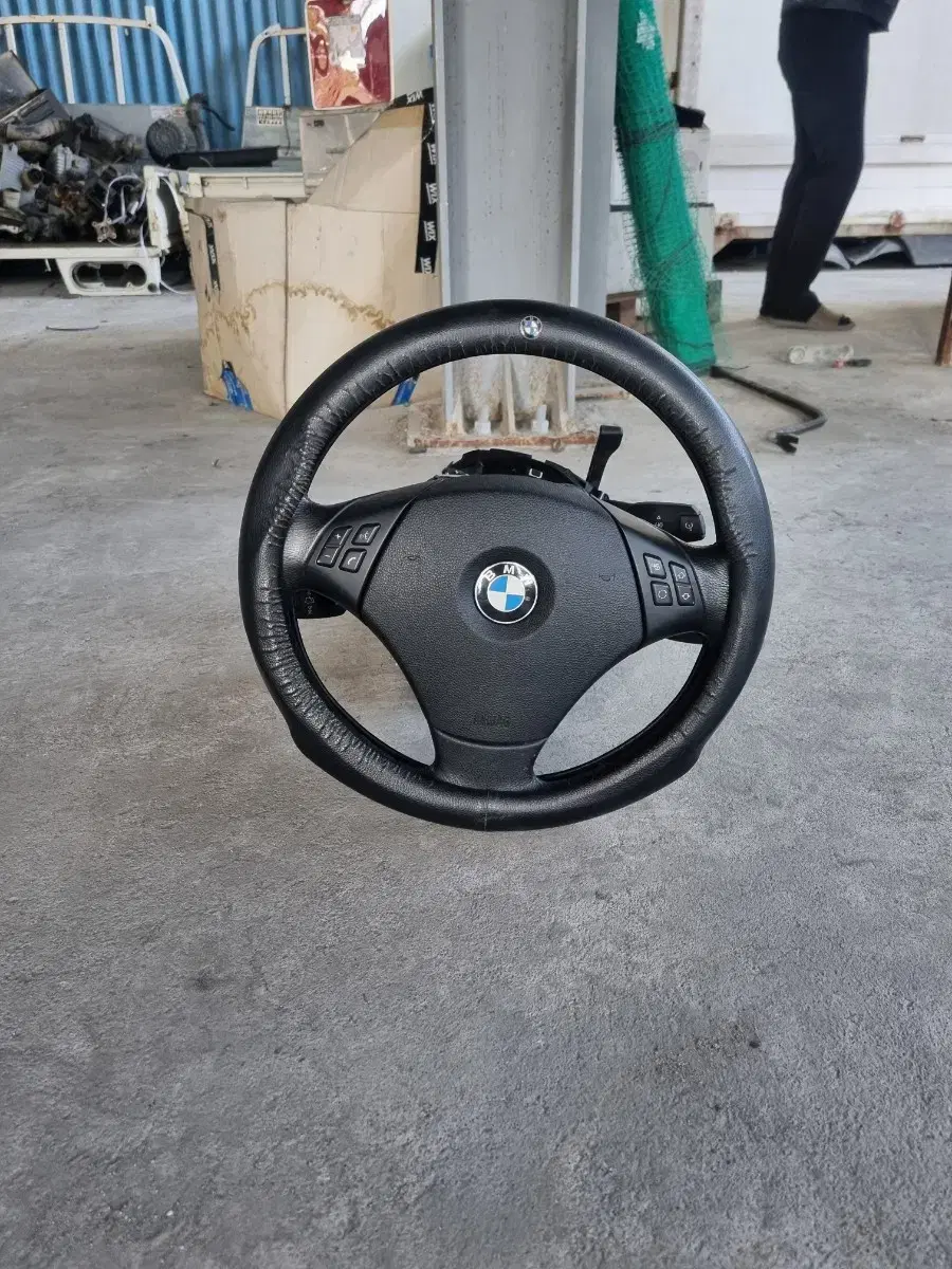 e90 BMW320d 핸들 어샘블리 판매합니다.