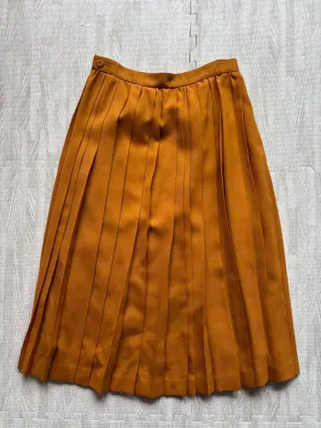 맥피 MACPHEE 투모 롤랜드플리츠 스커트 36사이즈