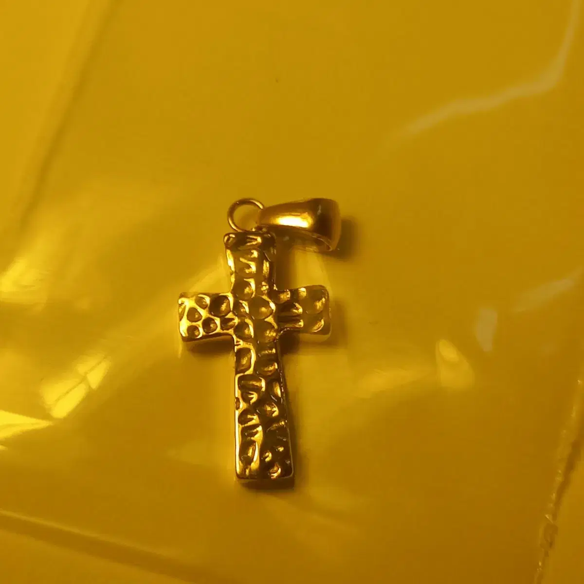 Cross pendant