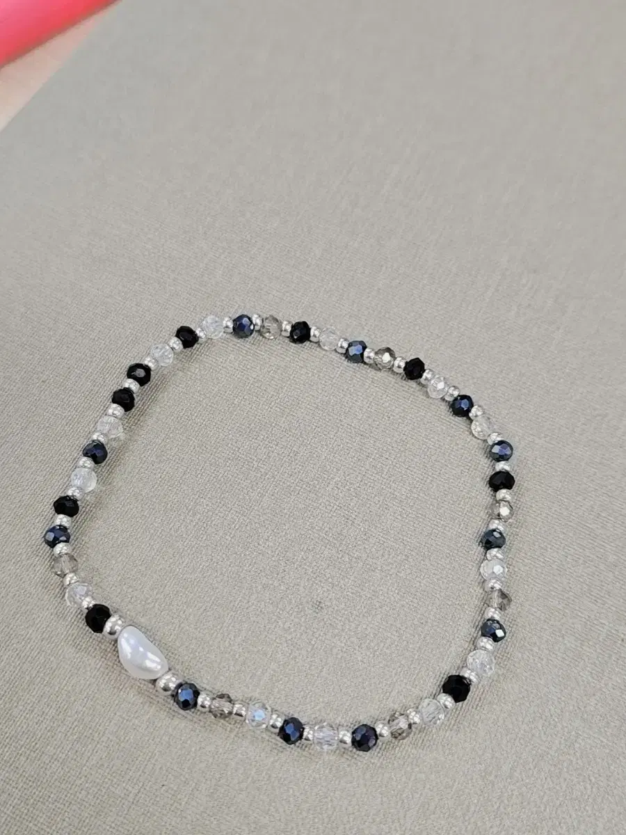 Freshwater pearl bead bracelet