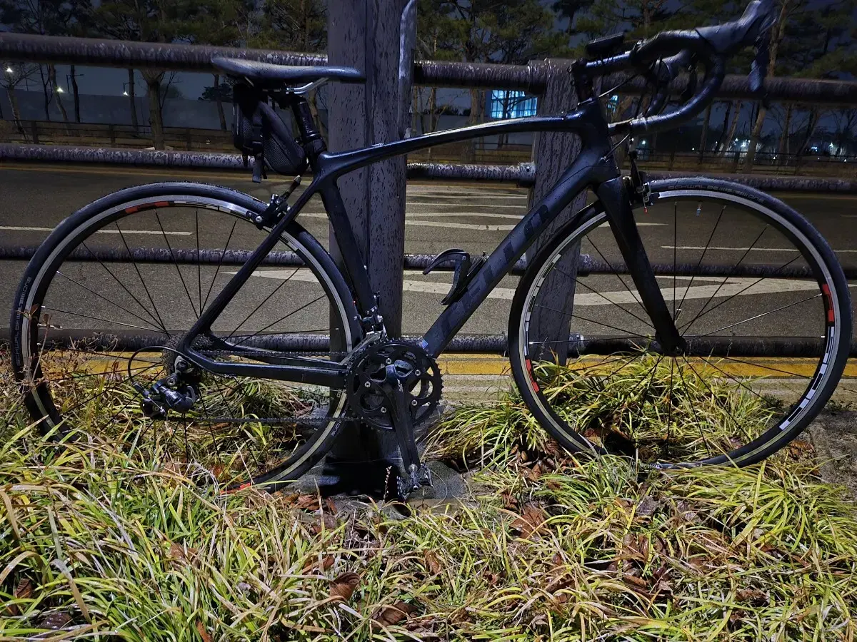 Cello Kain 105 Full Carbon Road Bike