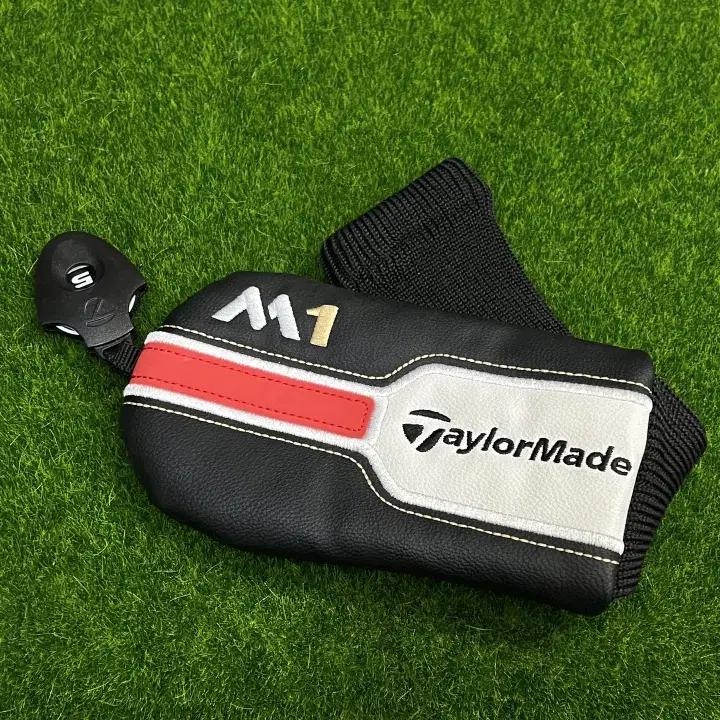 TaylorMade 테일러메이드 블랙레드 유틸리티 커버 골프헤드커버