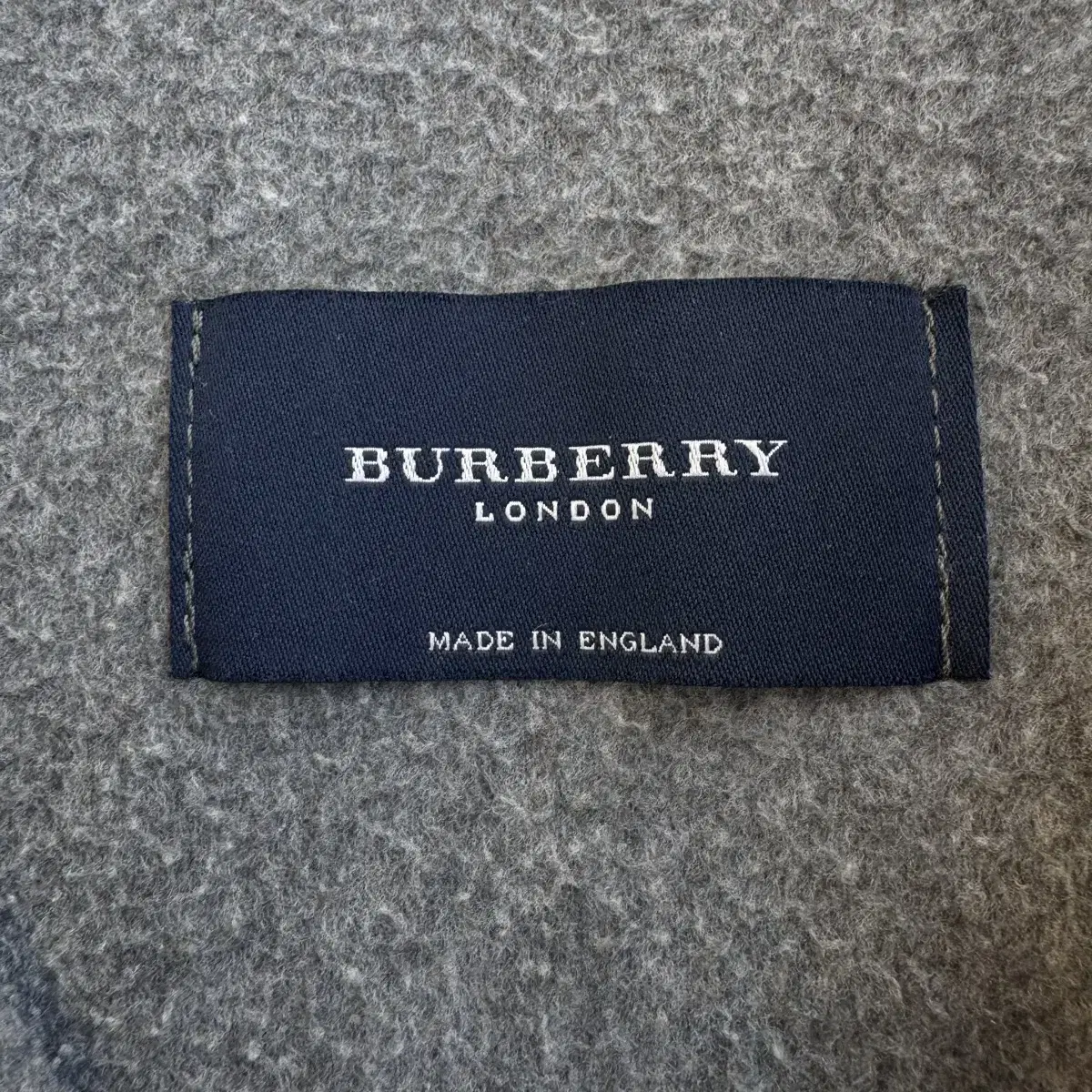 Burberry  버버리 자수 노바체크 플리스 자켓