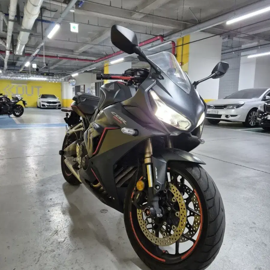 20년식 cbr650r 판매합니다