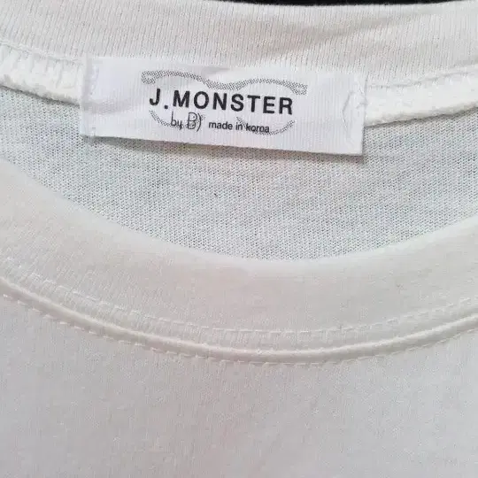 J.MONSTER 영문FLA 박사이즈 긴팔면티