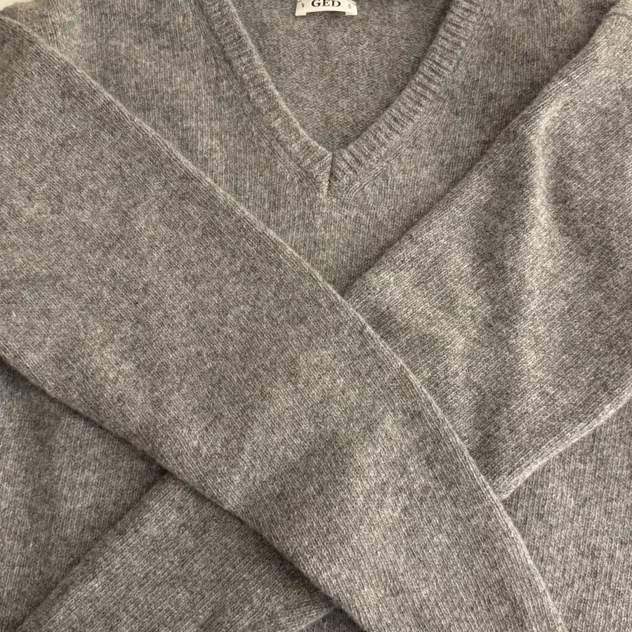 GED 게드 WOOL V-NECK SWEATER- GRAY, S 사이즈