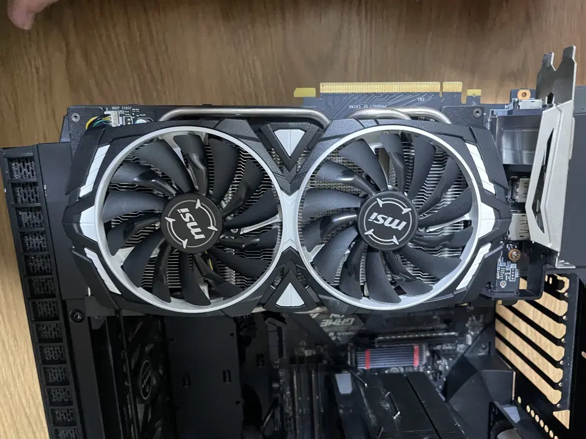 msi 아머 gtx 1070ti 8g 팝니다