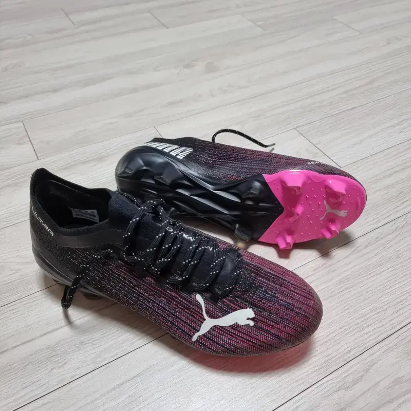 푸마 축구화 울트라 1.1 FG/AG 핑크 250mm