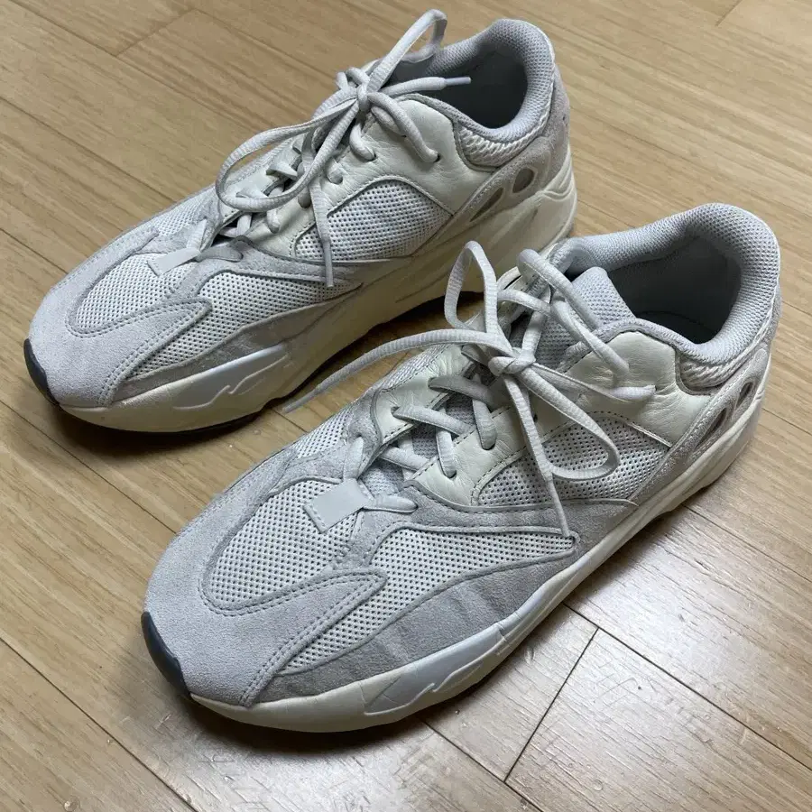 Yeezy 이지 700 사이즈 280