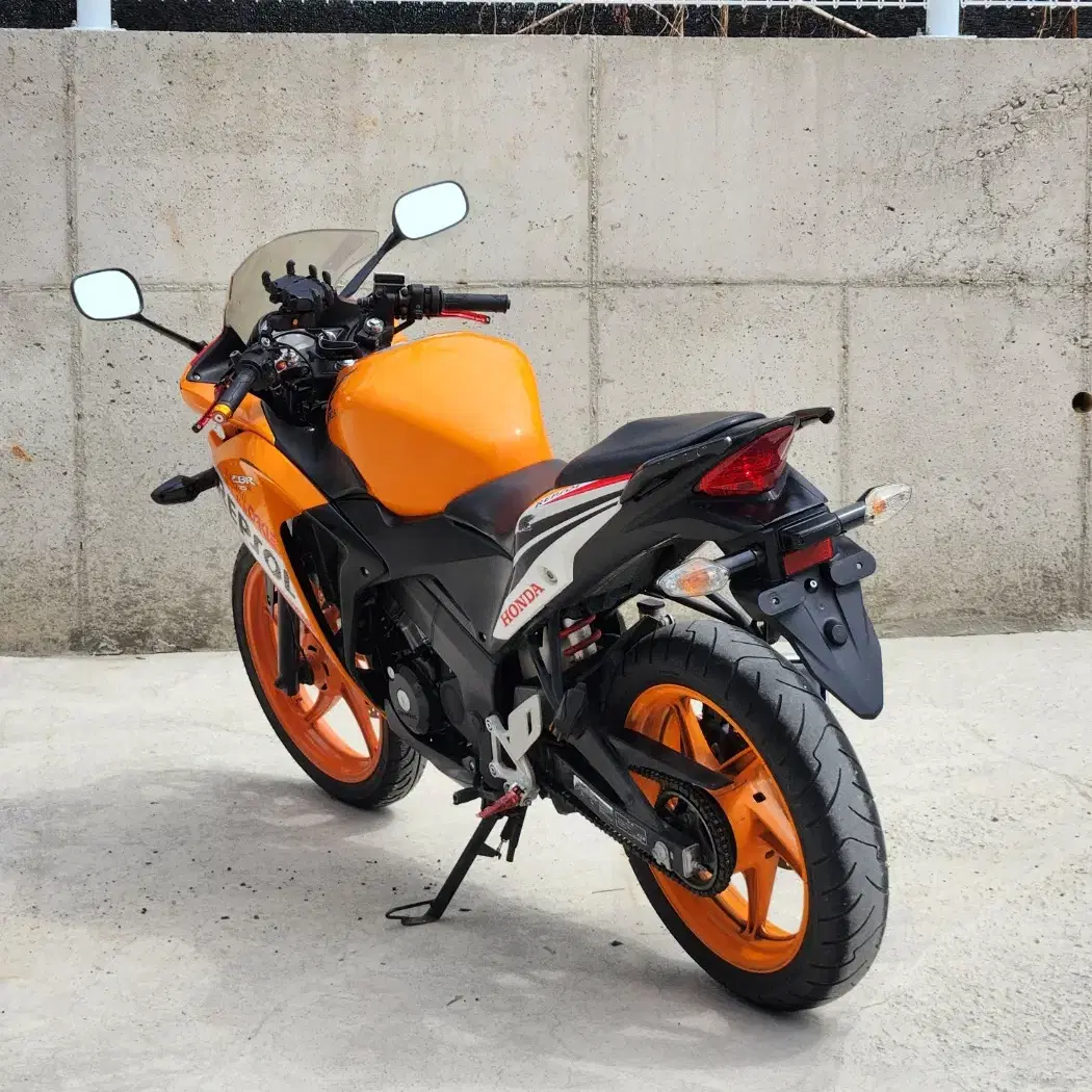 cbr125/랩솔/15년식/2만키로/135만원/한정판모델/ 판매합니다@@