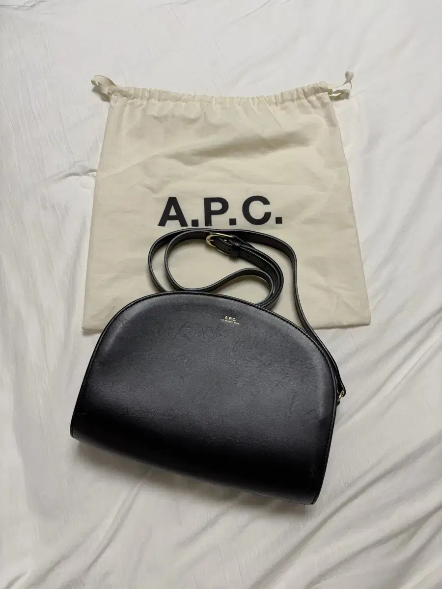 Apc 아페쎄 하프문