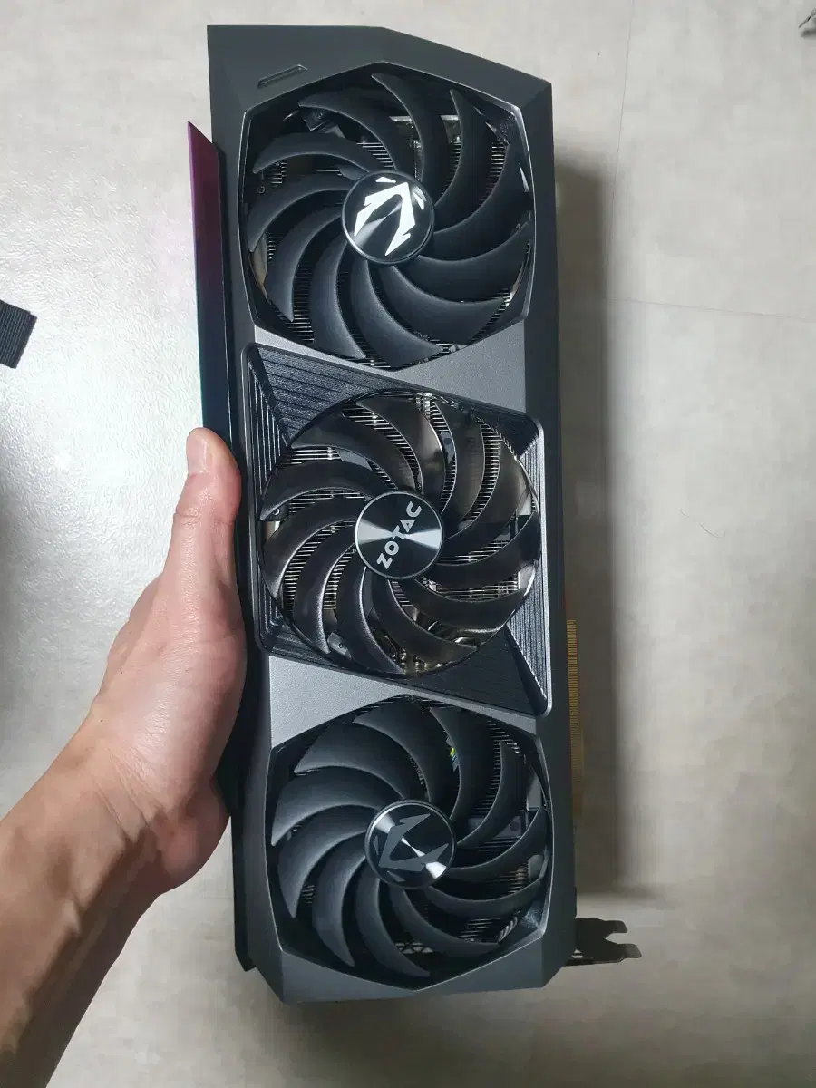 RTX3090Ti ZOTAC AMP EXTREME Holo 팝니다