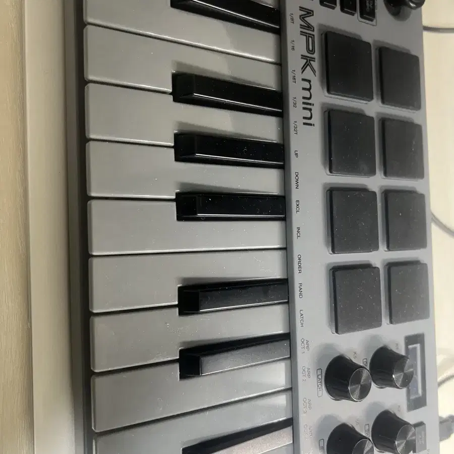 아카이 mini mpk mk3 usb 마스터키보드 그레이