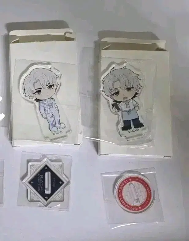 eunho, Plave, and 2 types of acrylic stands