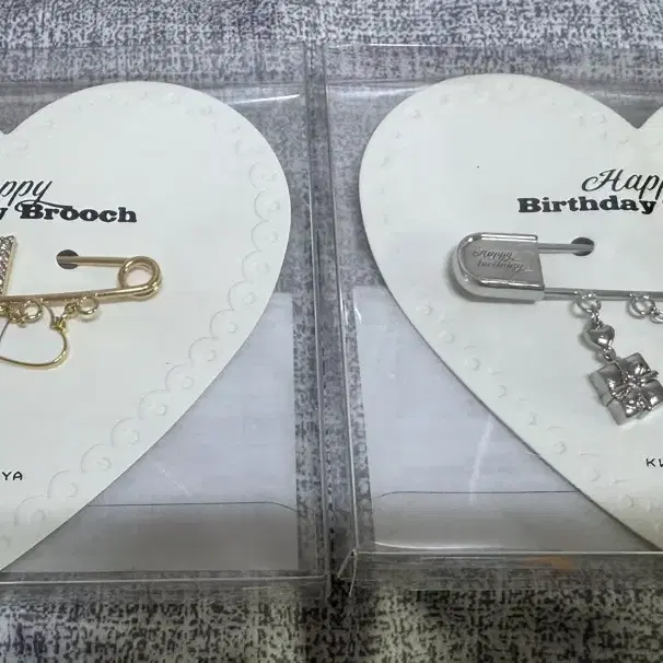 보아 BIRTHDAY BROOCH