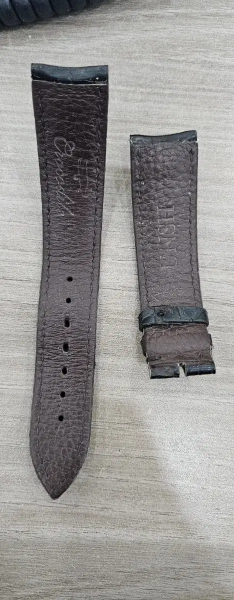 Alligator-skin watchband 20 mm
