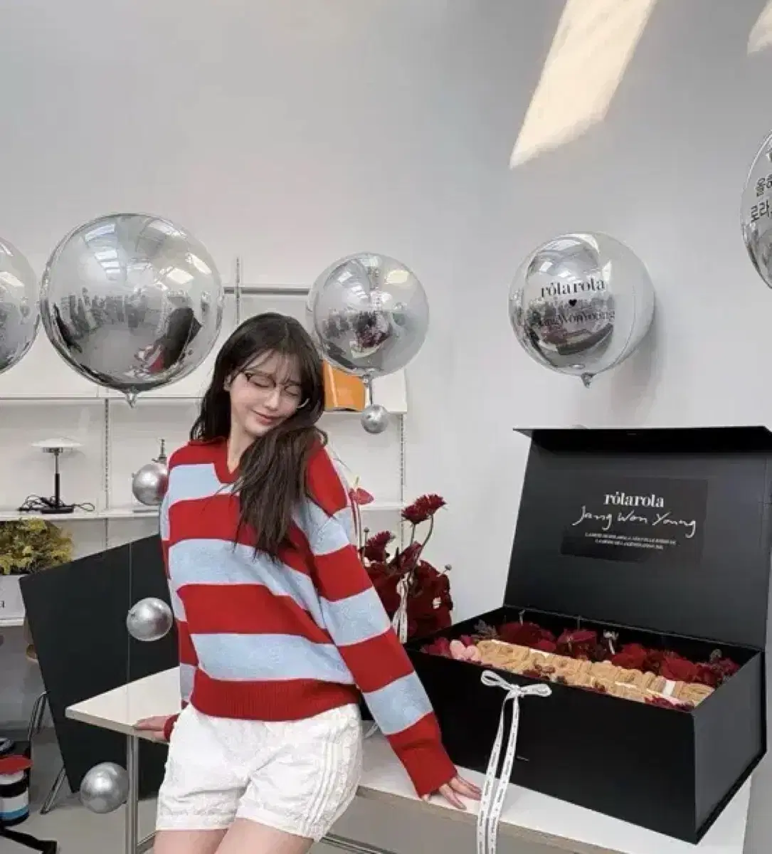 로라로라 장원영 니트